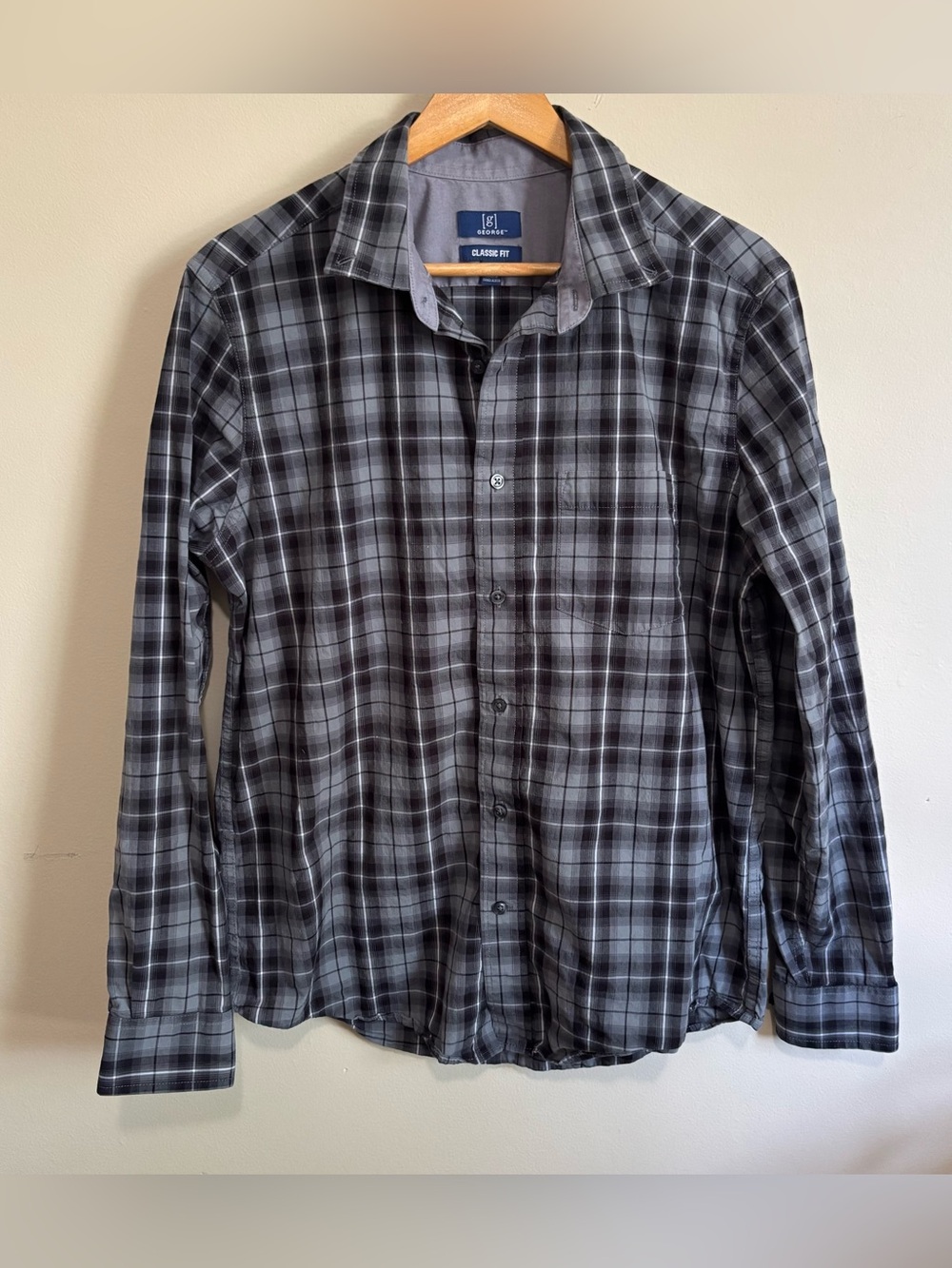 George Classic Fit Gray Black Plaid Button-Up Shirt Men’s Medium M